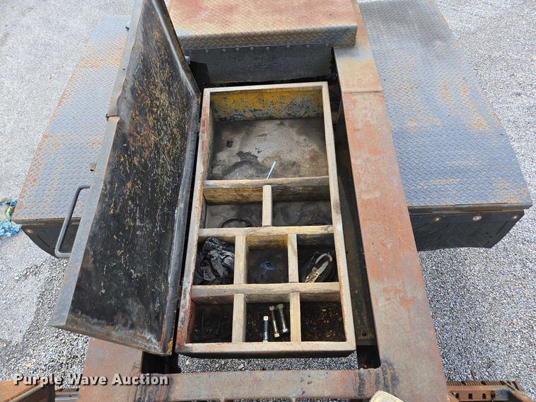 image for item DP6375 1993 Witzco Trailers Inc. RG-35 lowboy equipment trailer