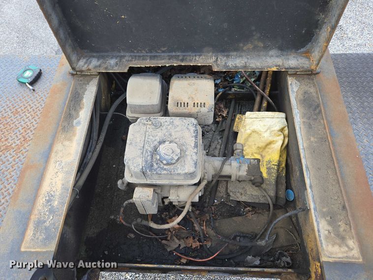 image for item DP6375 1993 Witzco Trailers Inc. RG-35 lowboy equipment trailer