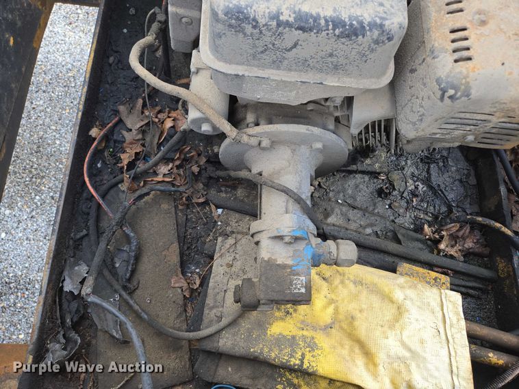 image for item DP6375 1993 Witzco Trailers Inc. RG-35 lowboy equipment trailer