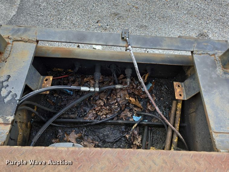 image for item DP6375 1993 Witzco Trailers Inc. RG-35 lowboy equipment trailer