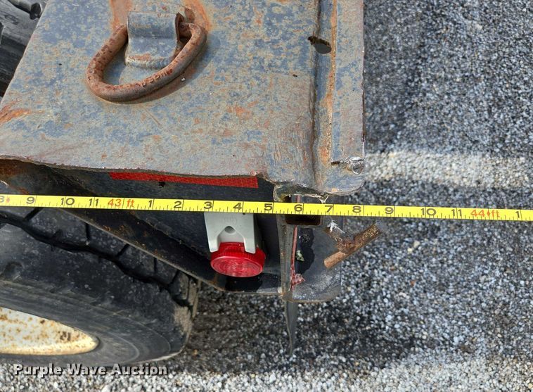 image for item DP6375 1993 Witzco Trailers Inc. RG-35 lowboy equipment trailer