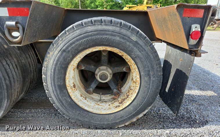 image for item DP6375 1993 Witzco Trailers Inc. RG-35 lowboy equipment trailer