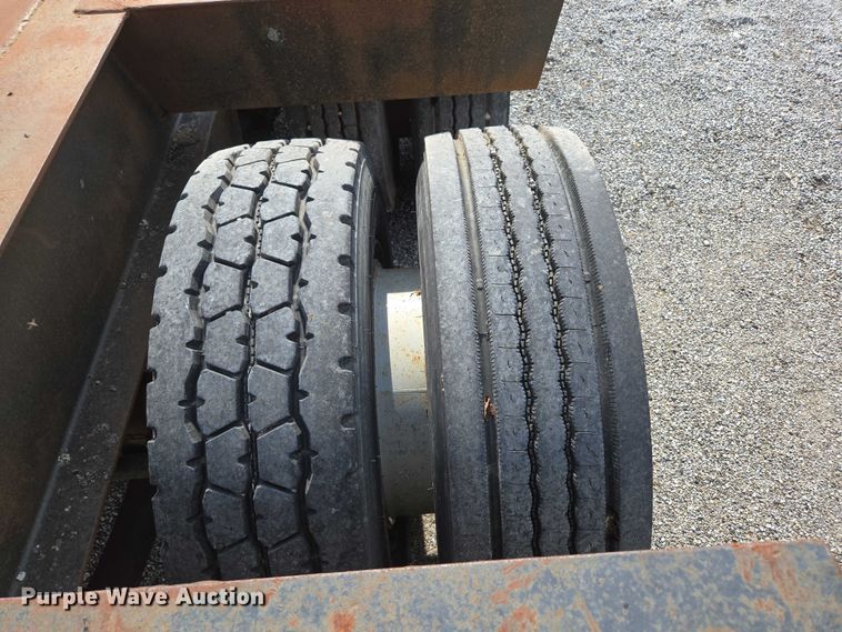 image for item DP6375 1993 Witzco Trailers Inc. RG-35 lowboy equipment trailer