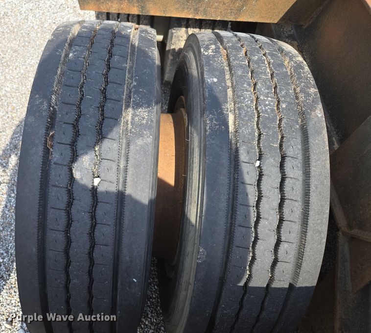 image for item DP6375 1993 Witzco Trailers Inc. RG-35 lowboy equipment trailer