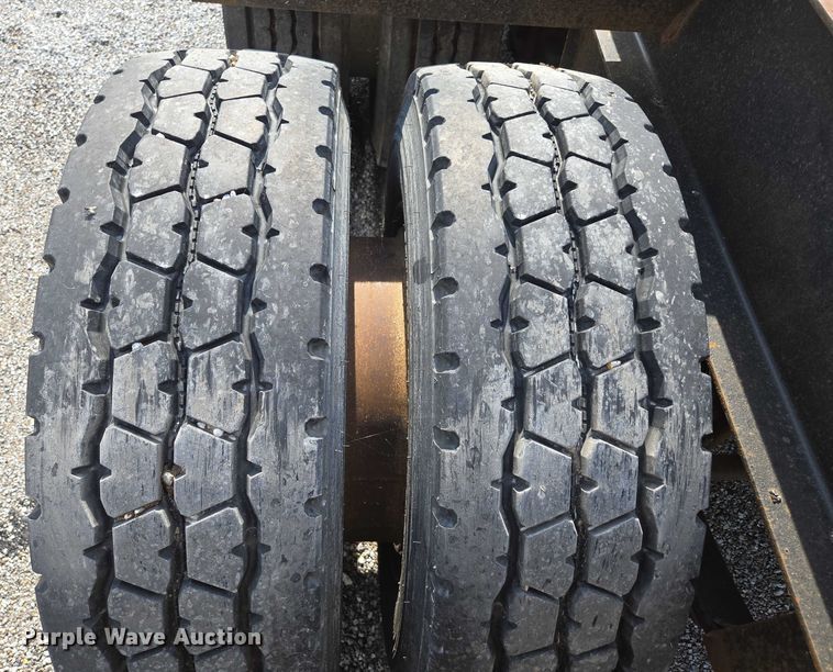 image for item DP6375 1993 Witzco Trailers Inc. RG-35 lowboy equipment trailer