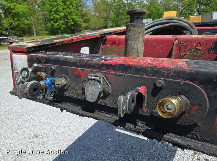 image for item DP6376 2002 Trail King TK110HDG lowboy equipment trailer