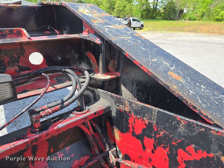 image for item DP6376 2002 Trail King TK110HDG lowboy equipment trailer