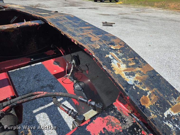 image for item DP6376 2002 Trail King TK110HDG lowboy equipment trailer