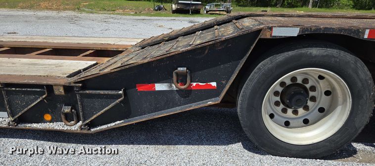 image for item DP6376 2002 Trail King TK110HDG lowboy equipment trailer