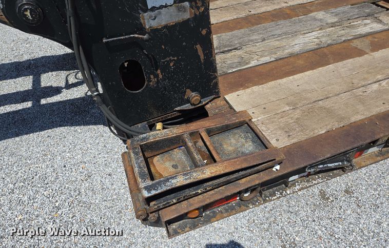 image for item DP6376 2002 Trail King TK110HDG lowboy equipment trailer