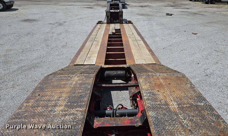 image for item DP6376 2002 Trail King TK110HDG lowboy equipment trailer