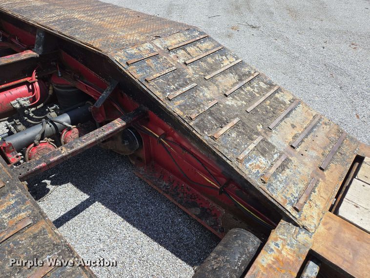 image for item DP6376 2002 Trail King TK110HDG lowboy equipment trailer