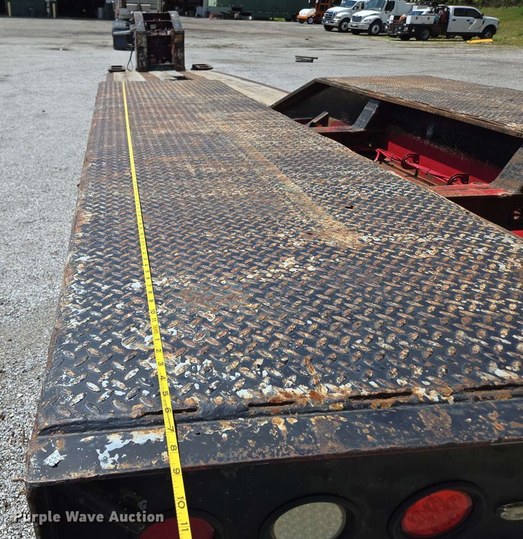 image for item DP6376 2002 Trail King TK110HDG lowboy equipment trailer