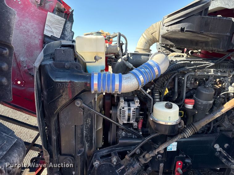 image for item DS4317 2016 Peterbilt 579 semi truck