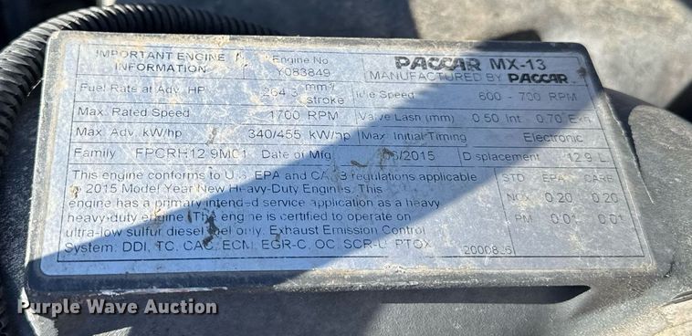 image for item DS4317 2016 Peterbilt 579 semi truck