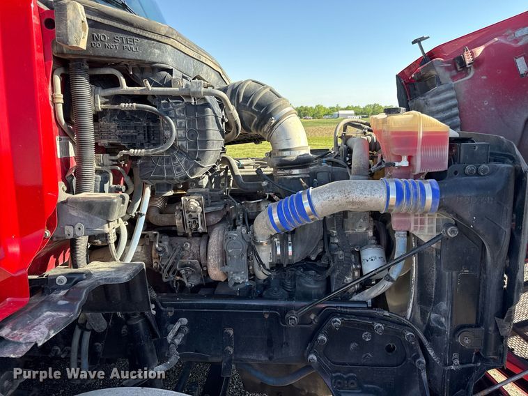 image for item DS4317 2016 Peterbilt 579 semi truck