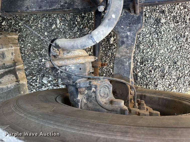 image for item DS4317 2016 Peterbilt 579 semi truck