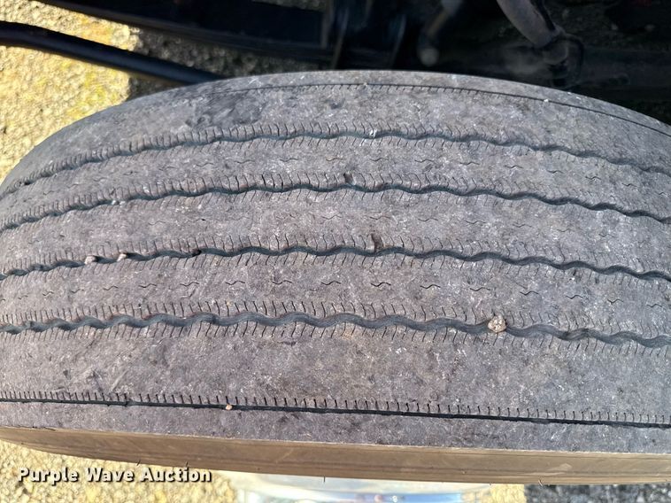 image for item DS4317 2016 Peterbilt 579 semi truck