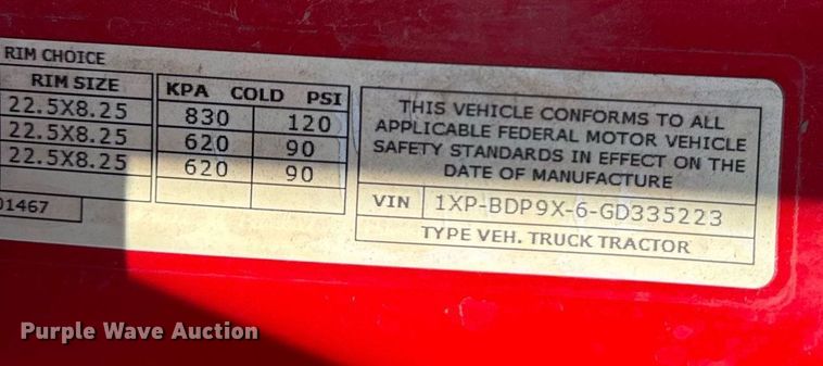 image for item DS4317 2016 Peterbilt 579 semi truck