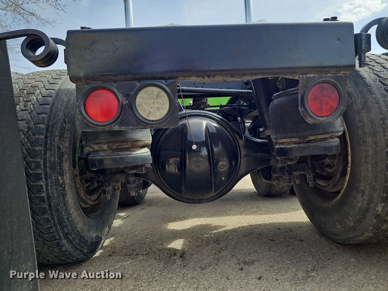 image for item DT6762 1996 Peterbilt 357 semi truck