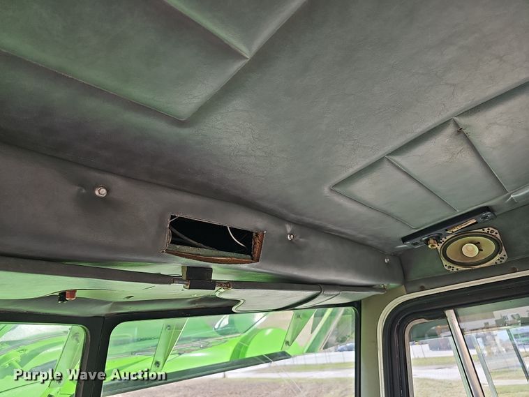 image for item DT6762 1996 Peterbilt 357 semi truck