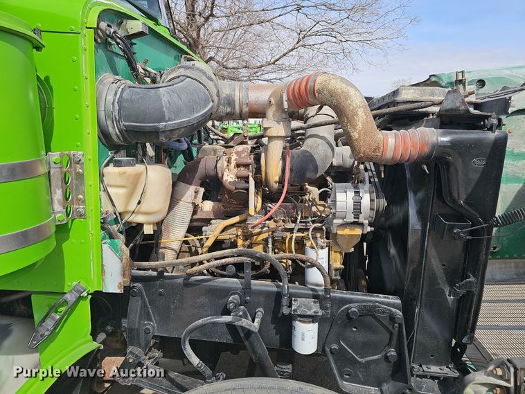 image for item DT6762 1996 Peterbilt 357 semi truck