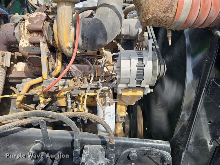 image for item DT6762 1996 Peterbilt 357 semi truck