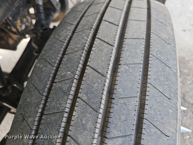 image for item DT6762 1996 Peterbilt 357 semi truck