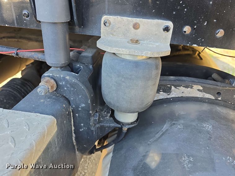 image for item DT6839 2007 Peterbilt 379 semi truck