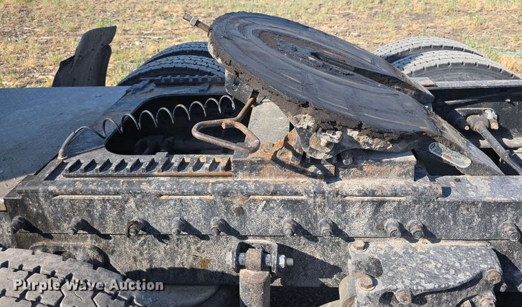 image for item DT6839 2007 Peterbilt 379 semi truck