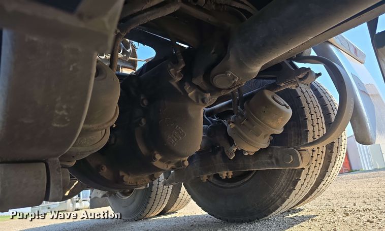 image for item DT6839 2007 Peterbilt 379 semi truck