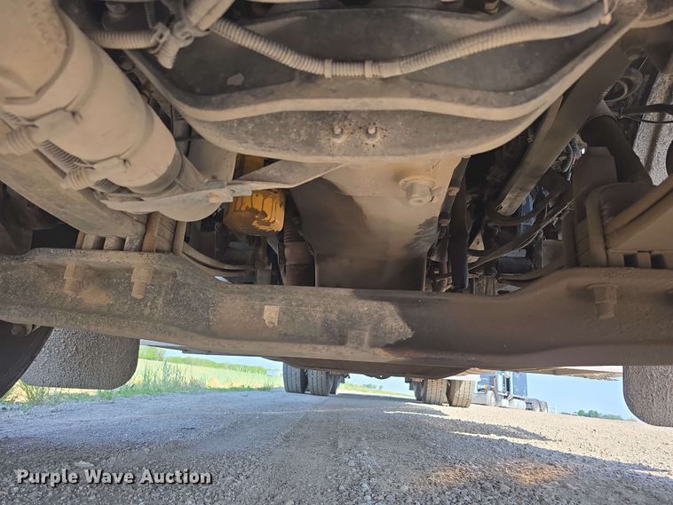 image for item DT6839 2007 Peterbilt 379 semi truck