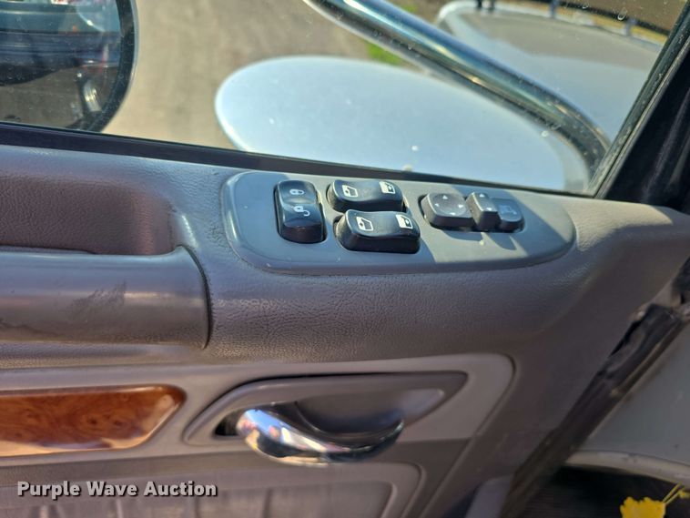 image for item DT6839 2007 Peterbilt 379 semi truck