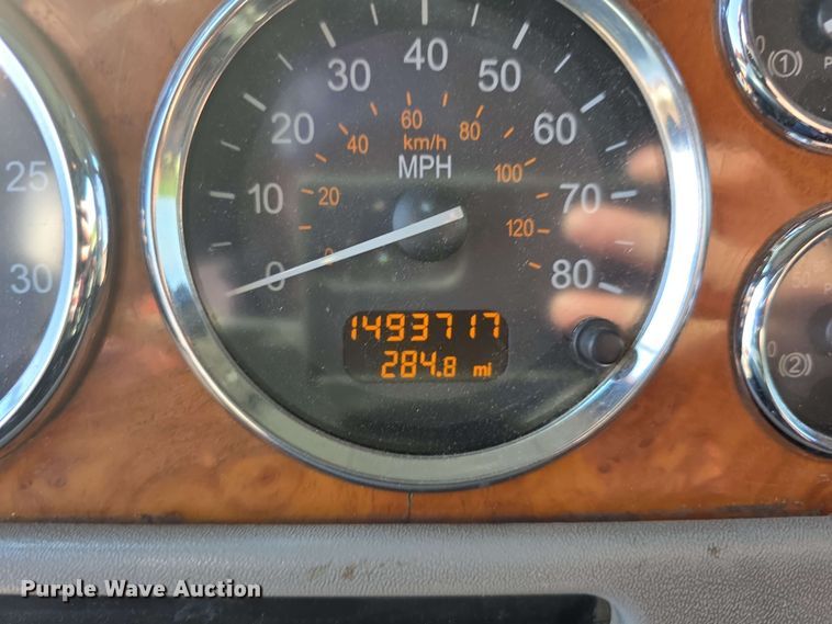 image for item DT6839 2007 Peterbilt 379 semi truck