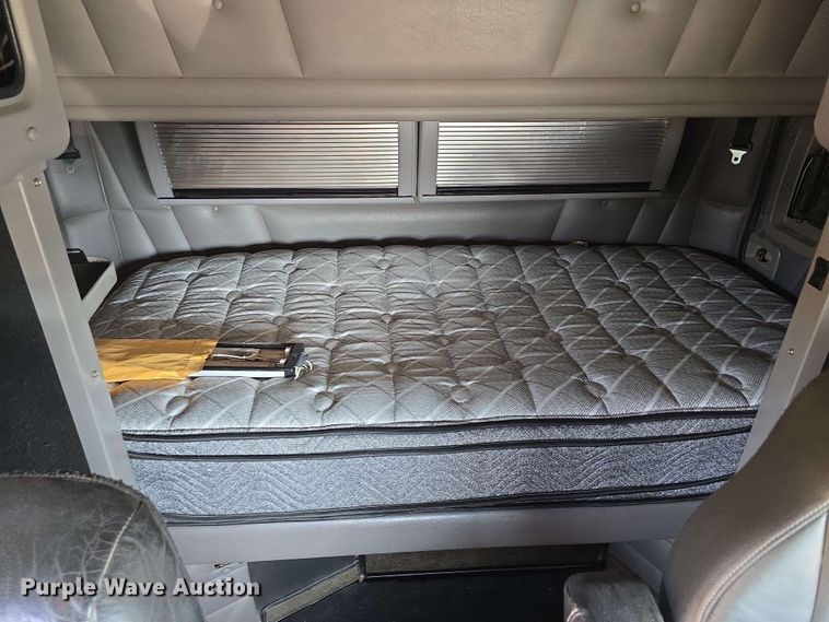 image for item DT6839 2007 Peterbilt 379 semi truck