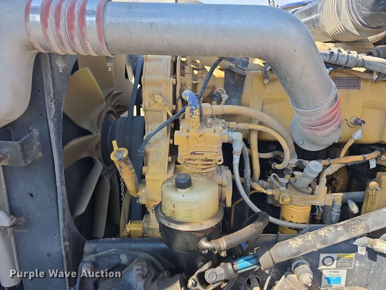 image for item DT6839 2007 Peterbilt 379 semi truck