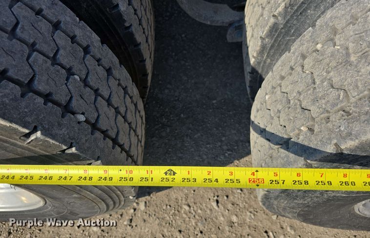 image for item DT6839 2007 Peterbilt 379 semi truck