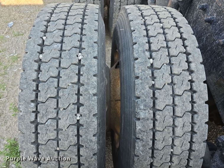 image for item DT6839 2007 Peterbilt 379 semi truck