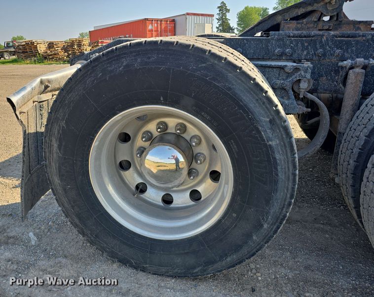 image for item DT6839 2007 Peterbilt 379 semi truck