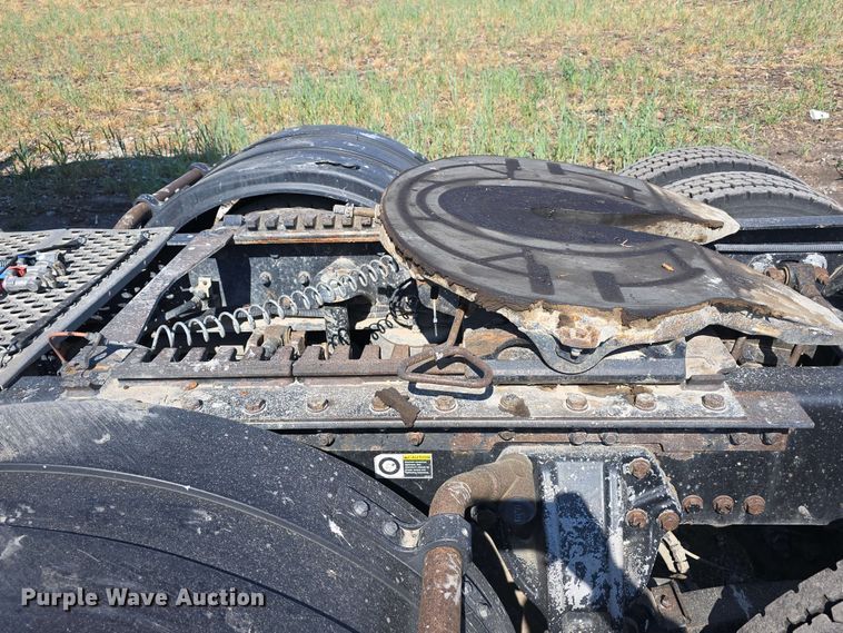 image for item DT6840 2012 Kenworth W900 semi truck