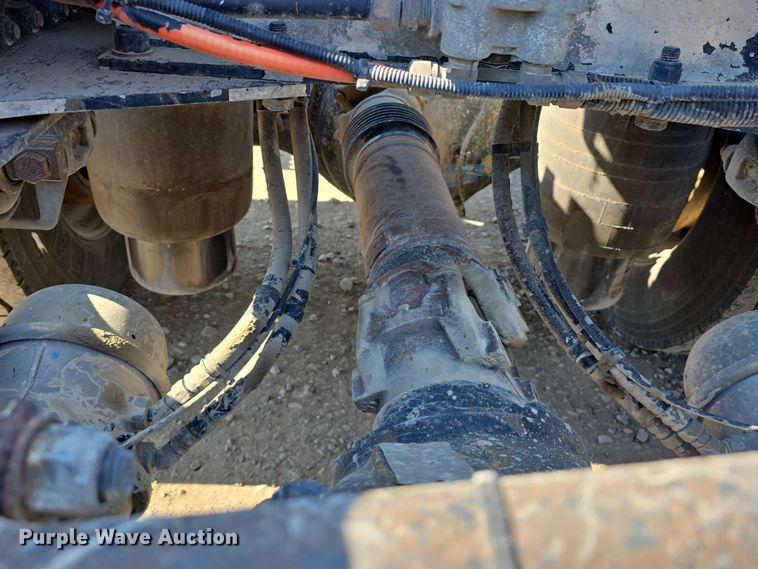 image for item DT6840 2012 Kenworth W900 semi truck