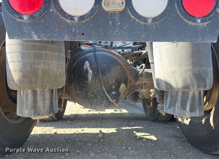 image for item DT6840 2012 Kenworth W900 semi truck