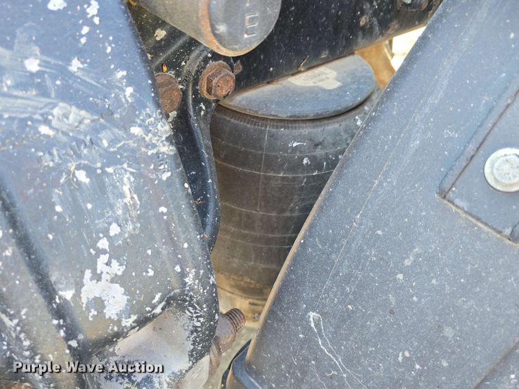 image for item DT6840 2012 Kenworth W900 semi truck