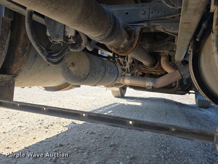 image for item DT6840 2012 Kenworth W900 semi truck