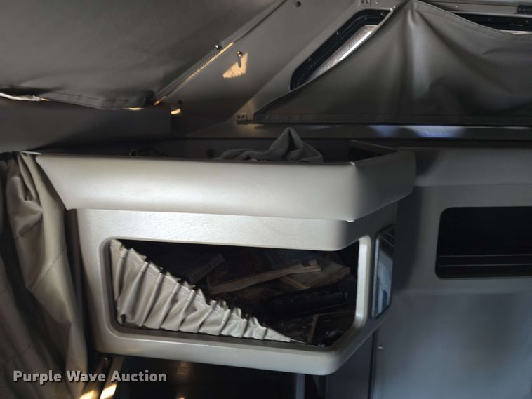 image for item DT6840 2012 Kenworth W900 semi truck