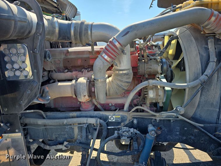 image for item DT6840 2012 Kenworth W900 semi truck