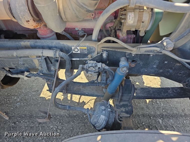 image for item DT6840 2012 Kenworth W900 semi truck