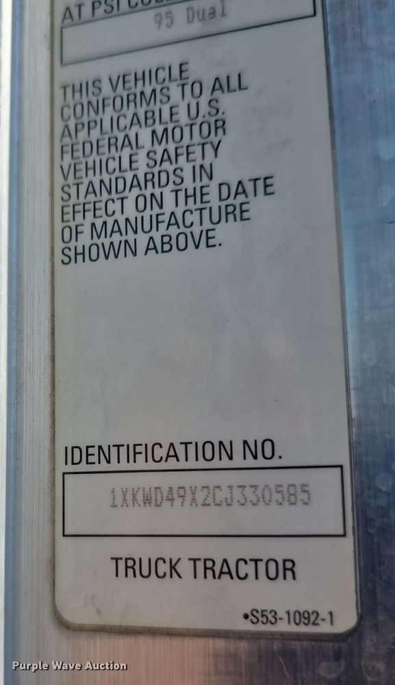 image for item DT6840 2012 Kenworth W900 semi truck