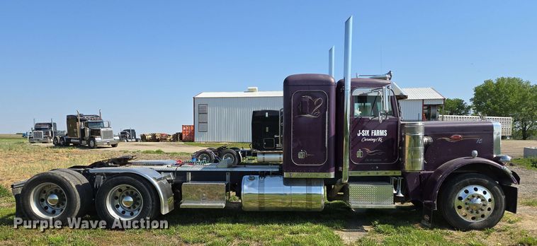 image for item DT6841 1985 Peterbilt 359 semi truck