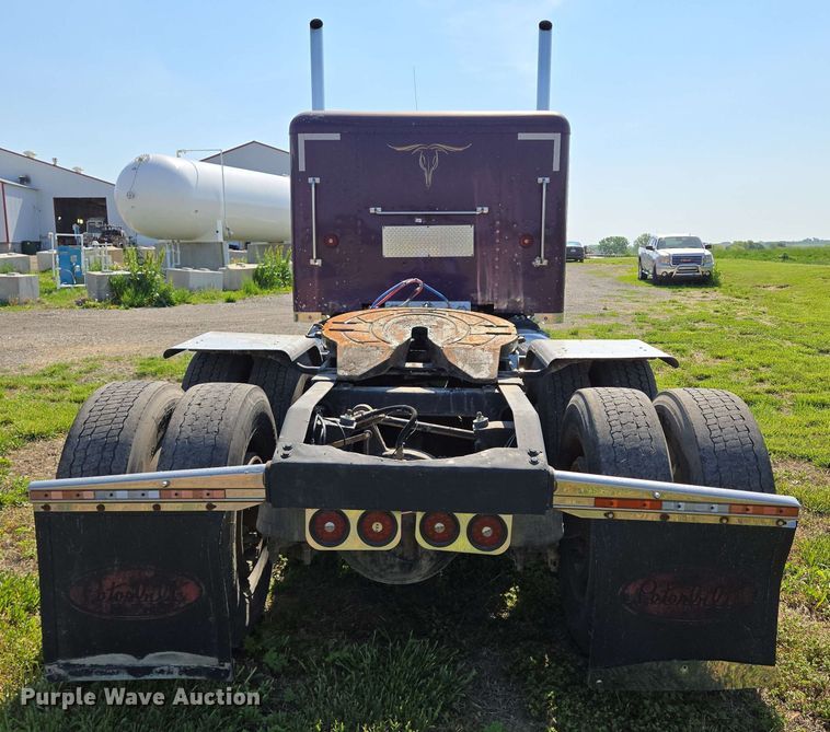 image for item DT6841 1985 Peterbilt 359 semi truck